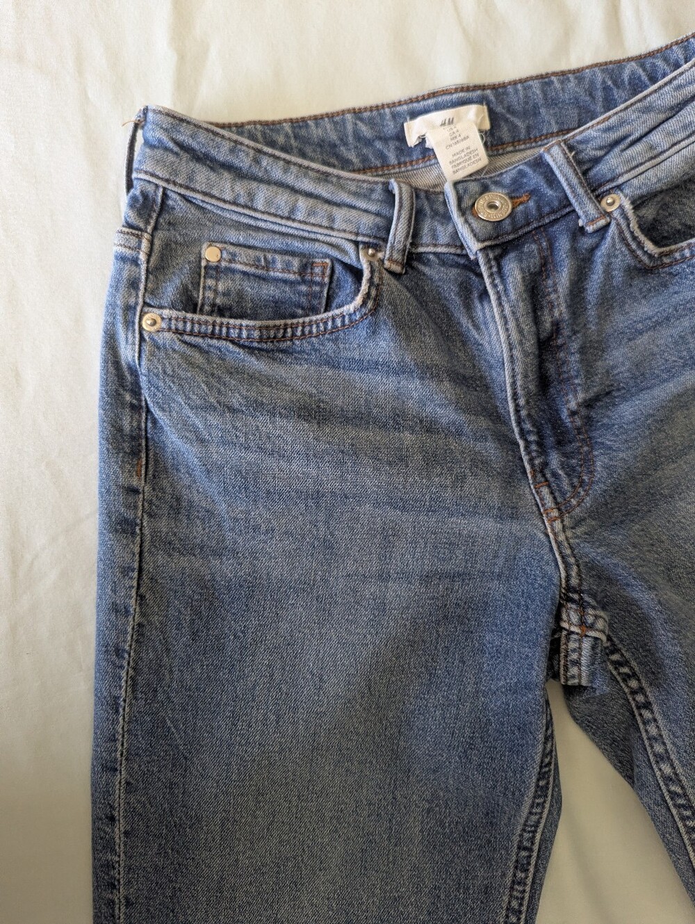 H&M Straight Leg Jeans Mid Rise Jeans - Picture 3 of 6